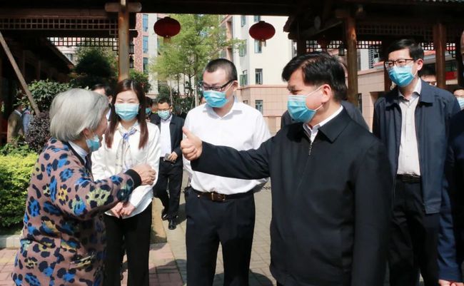 國(guó)家民政部李紀(jì)恒部長(zhǎng)一行蒞臨福州市國(guó)德老年康養(yǎng)中心視察(圖6) 國(guó)家民政部李紀(jì)恒部長(zhǎng)一行蒞臨福州市國(guó)德老年康養(yǎng)中心視察(圖6)