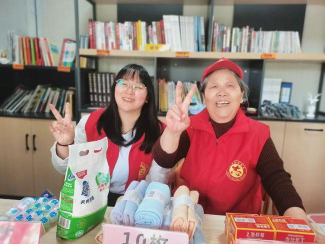 國(guó)家民政部李紀(jì)恒部長(zhǎng)一行蒞臨福州市國(guó)德老年康養(yǎng)中心視察(圖11) 國(guó)家民政部李紀(jì)恒部長(zhǎng)一行蒞臨福州市國(guó)德老年康養(yǎng)中心視察(圖11)