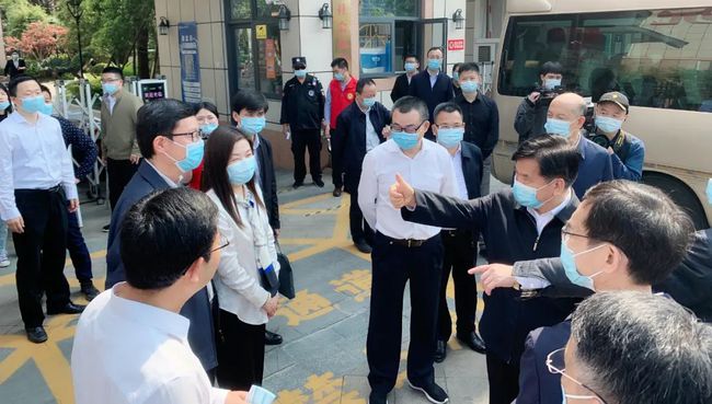 國(guó)家民政部李紀(jì)恒部長(zhǎng)一行蒞臨福州市國(guó)德老年康養(yǎng)中心視察(圖13) 國(guó)家民政部李紀(jì)恒部長(zhǎng)一行蒞臨福州市國(guó)德老年康養(yǎng)中心視察(圖13)