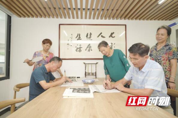 家門口養(yǎng)老 穩(wěn)穩(wěn)的幸福(圖3) 家門口養(yǎng)老 穩(wěn)穩(wěn)的幸福(圖3)