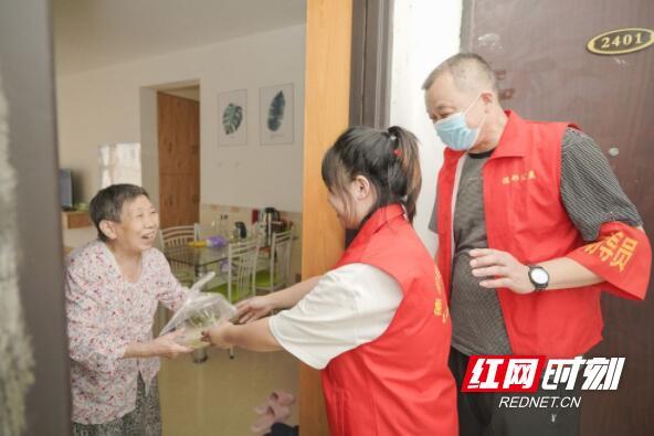 家門口養(yǎng)老 穩(wěn)穩(wěn)的幸福(圖2) 家門口養(yǎng)老 穩(wěn)穩(wěn)的幸福(圖2)