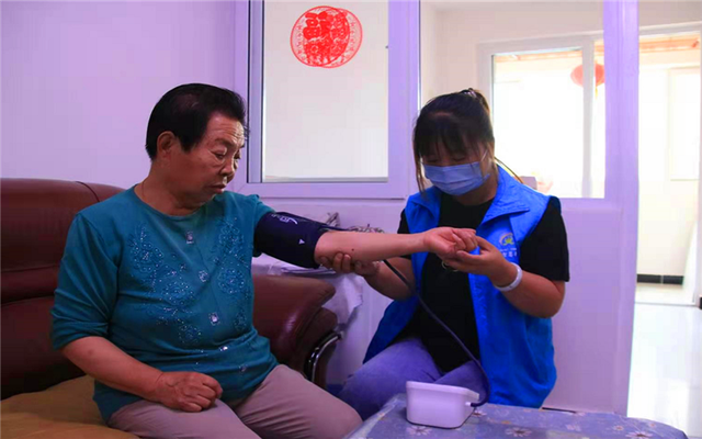 陜西定邊:智慧養(yǎng)老 服務(wù)到家(圖1) 陜西定邊:智慧養(yǎng)老 服務(wù)到家(圖1)