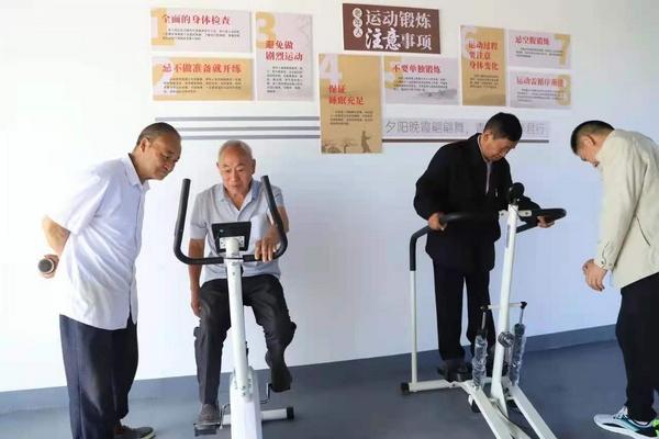 余慶:探索醫(yī)養(yǎng)融合 唱響最美“夕陽紅”(圖2) 余慶:探索醫(yī)養(yǎng)融合 唱響最美“夕陽紅”(圖2)